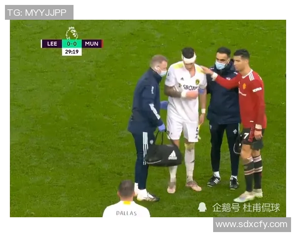 足球明星们的感人孝心瞬间展现家庭温情与亲情的深厚纽带